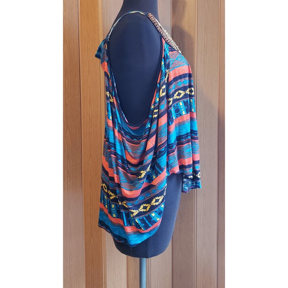 Daytrip size medium blue & red knit tank top - Picture 3 of 5